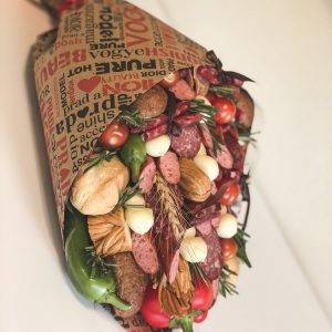 Мясной букет Два вида колбас