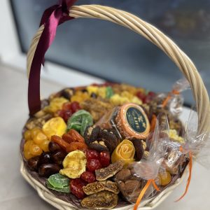 Подарочная корзина Красочный сухофрукт