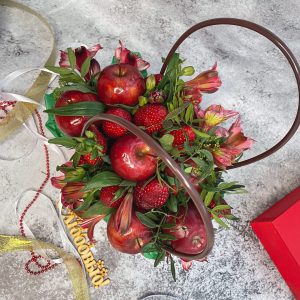 Фруктовая сумочка с цветами